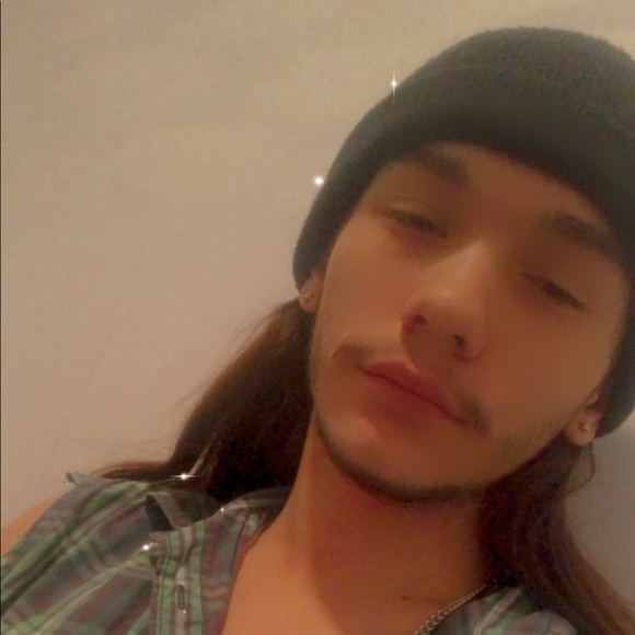 Meet your Posher, Adrien - Picture 1 of 1